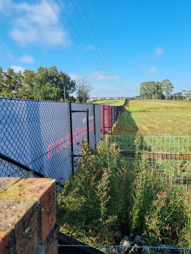 GROUND-PENETRATING TEMP FENCING